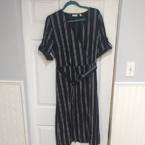 New York & Company Black and White Wrap Midi Dress